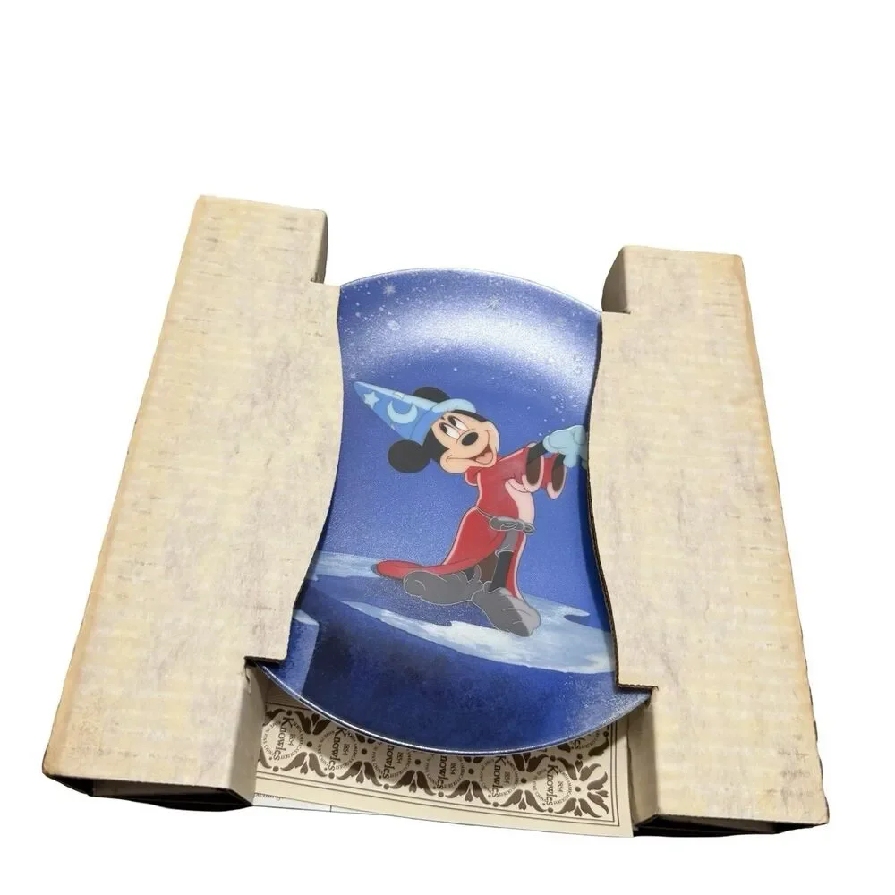 Walt‎ Disney’s Fantasia “The Apprentice’s Dream” Mickey Mouse Plate